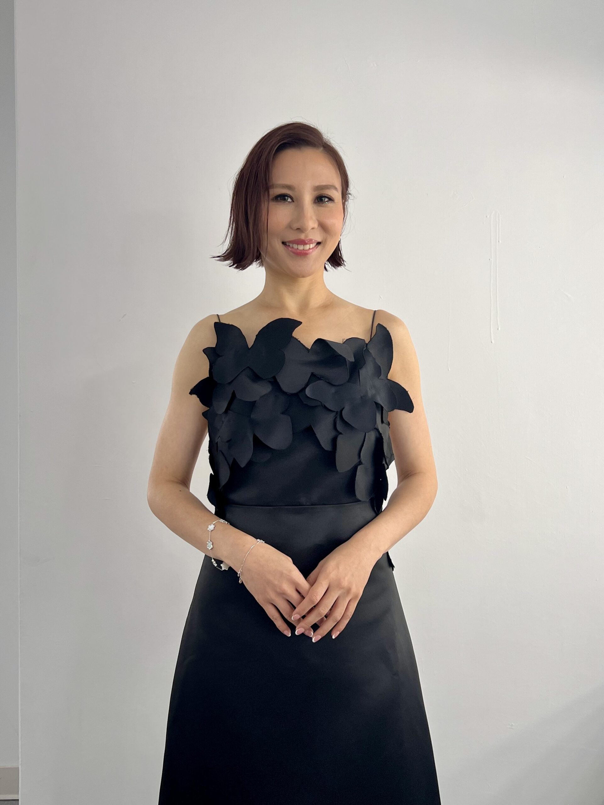 林凡金鐘60挑戰出道25年最難舞台 以絕美戰袍秀美背狠甩三公斤