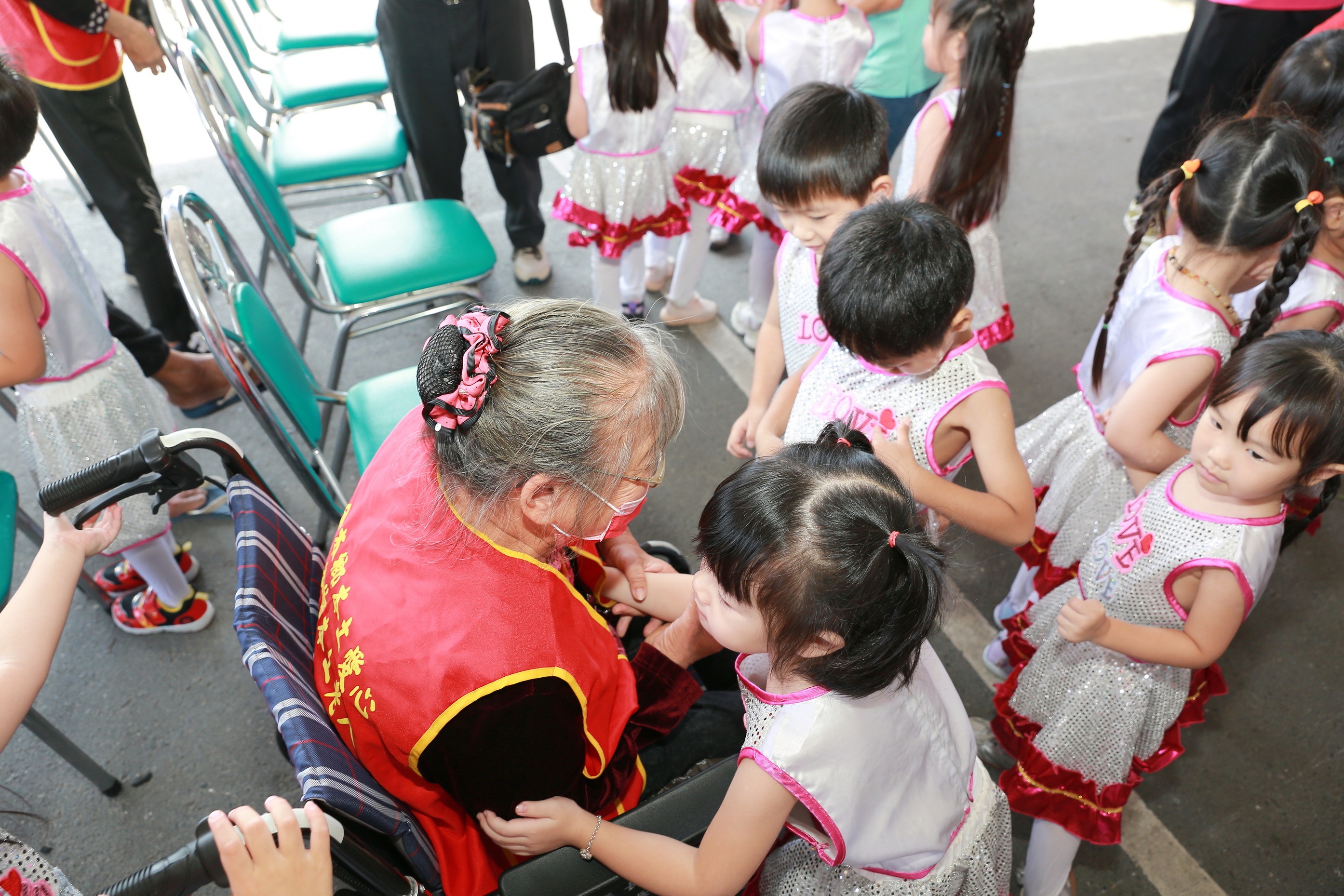 愛心續航!信星基金會贊助華山大村到宅服務車 - https://www.watchmedia01.com