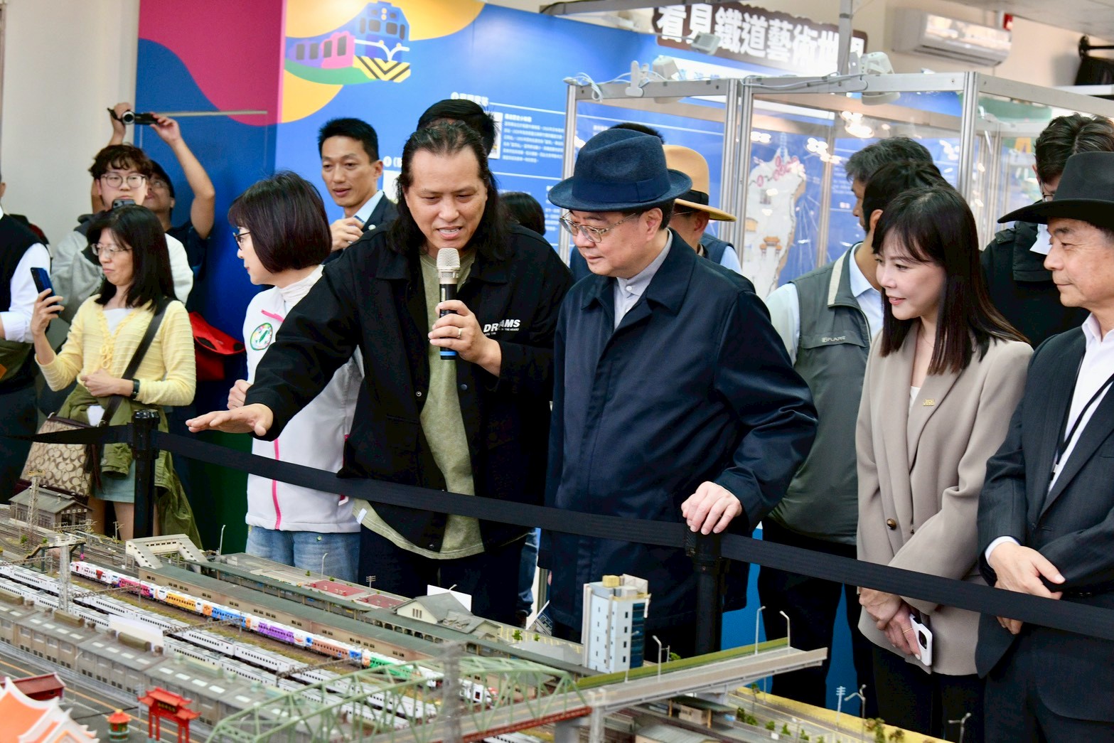 BB540796 7296 4DAB AF03 C4B1C80CE39C 0