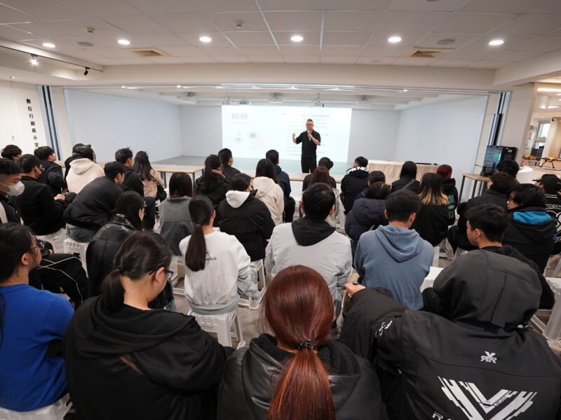 圖文：百夫長創辦人陳志彬蒞臨僑光科大行銷與流通管理系就業學程現身傳授創新秘訣。