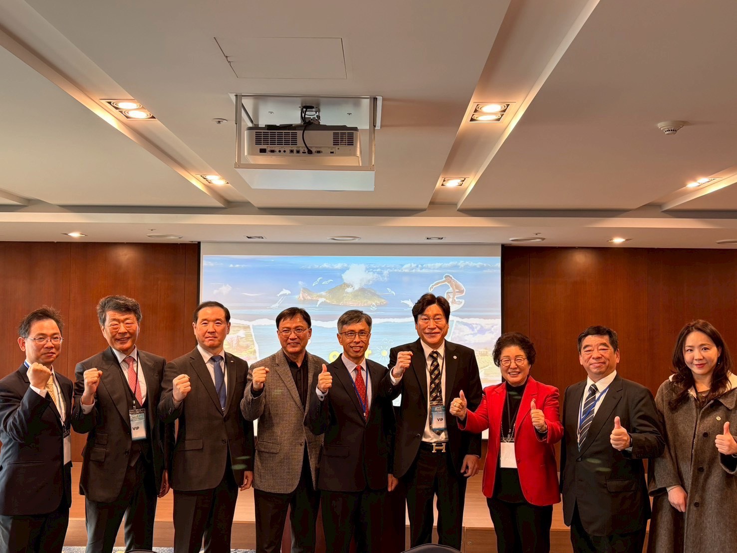 宜蘭觀光推廣暨城市交流會邀集多位台韓重要貴賓出席，現場氣氛熱絡，象徵宜蘭積極拓展韓國觀光市場的具體成果。圖/宜蘭縣政府提供