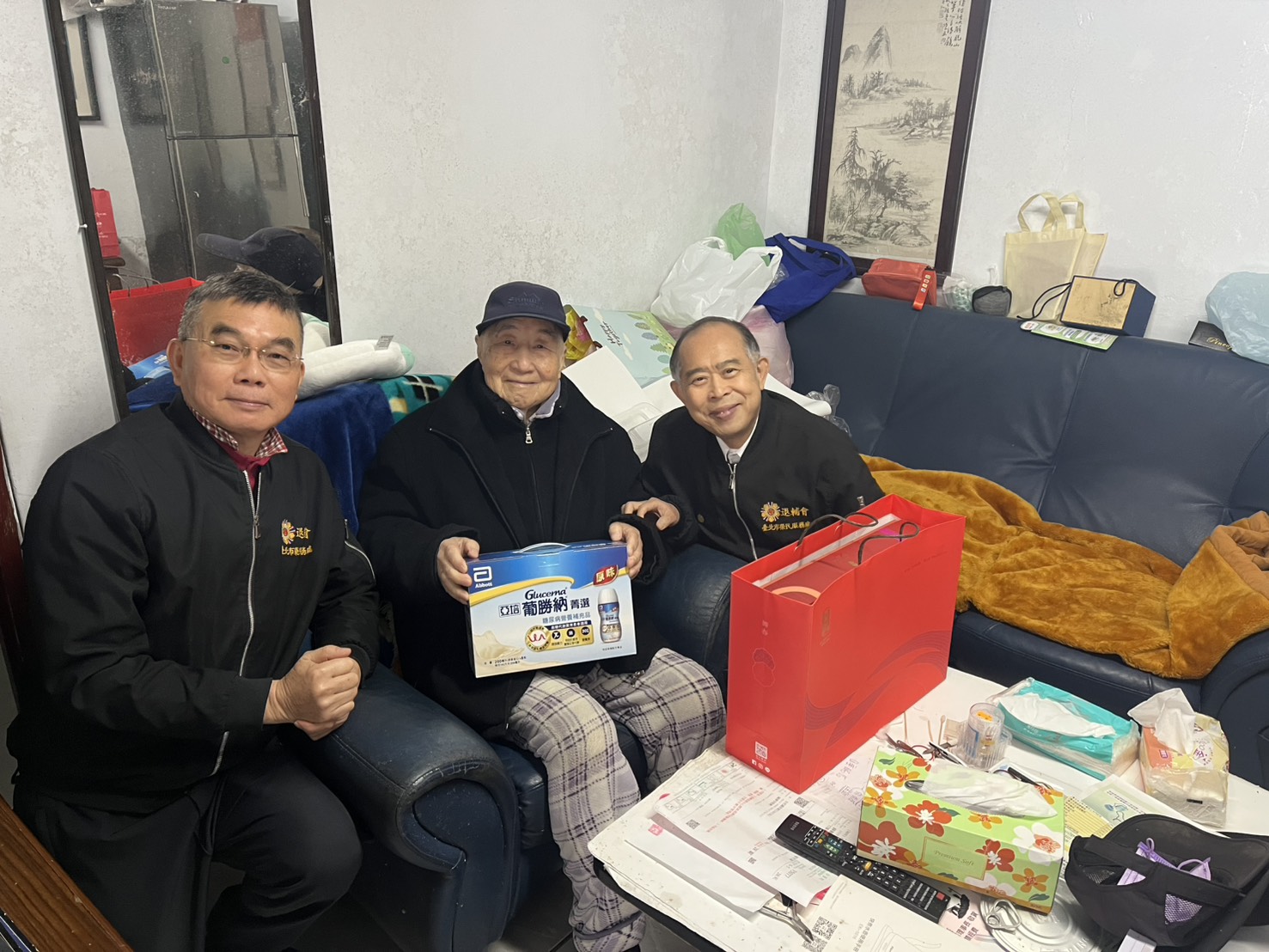 《圖說》97歲薛龍爺爺至今仍能自理生活,展現自立自強的精神。〈臺北市榮服處提供〉