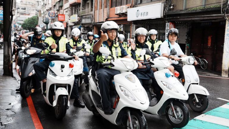 《圖說》新莊警全員投入地藏庵遶境勤務，負責交通疏導、治安維護。〈新莊分局提供〉