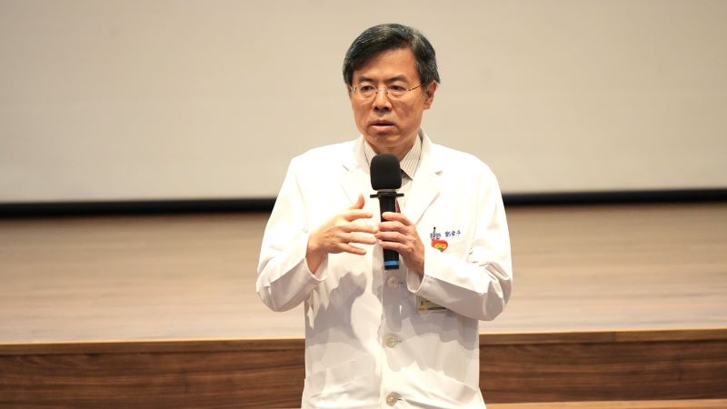 《圖說》臺北醫院鄭舜平院長表示，數位整合中心協助管理團隊提早應變病床與人力等資源配置，也減輕第一線醫護人員行政負擔。〈臺北醫院提供〉