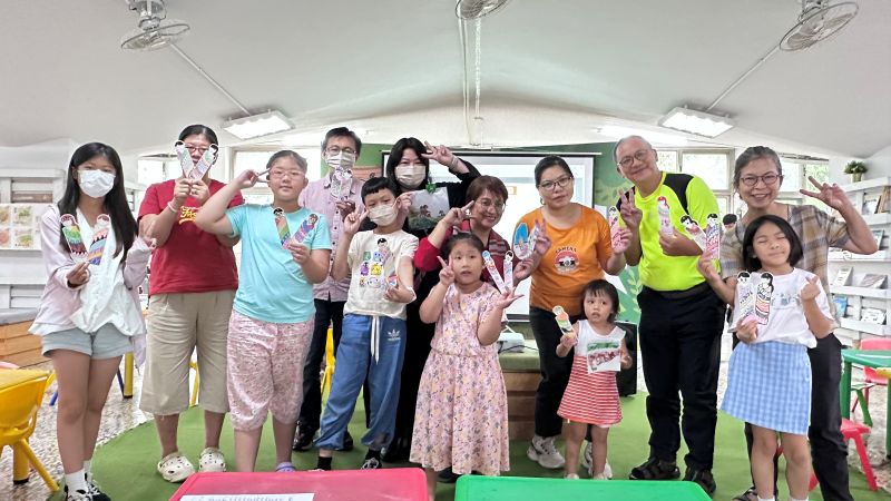 《圖說》picul泰山森林書屋邀請泰雅族繪本創作者卓惠美分享雙語電子繪本,與親子一同走進泰雅文化。〈原民局提供〉
